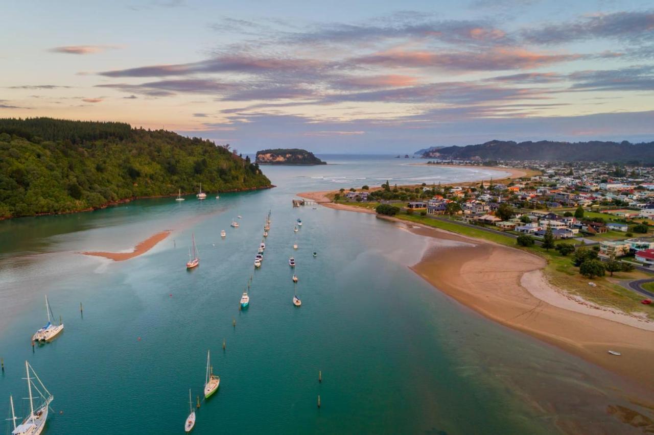 Harbour Inn Whangamata Exterior photo
